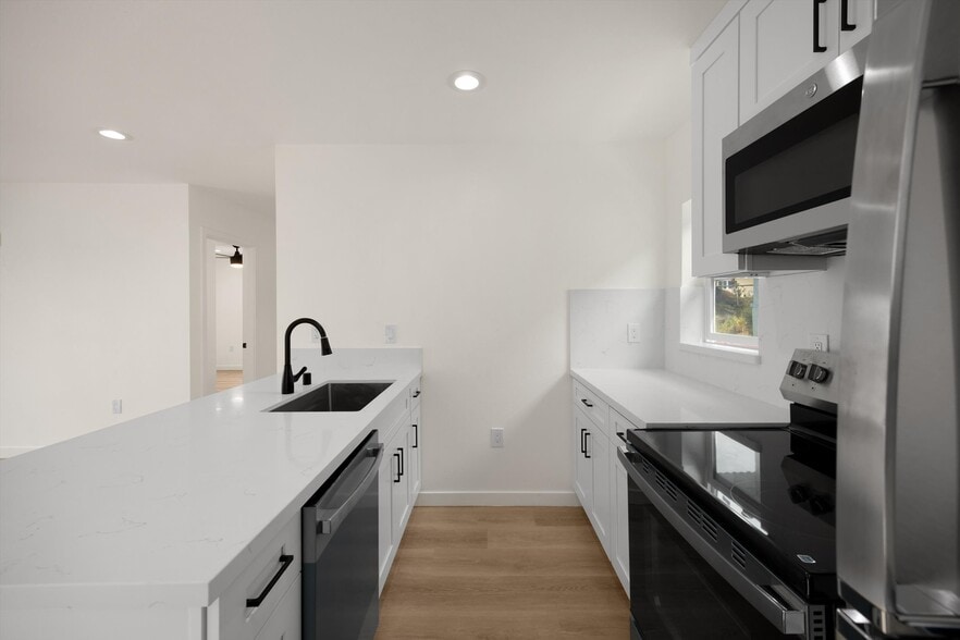 More Photos Of 102 E Avenida San Gabriel, San Clemente Multifamily For Sale