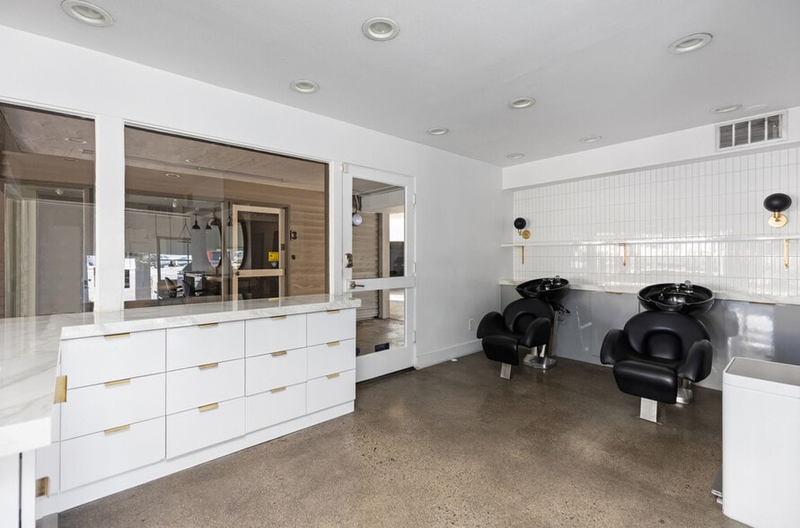 More Photos Of 1590 S Coast Hwy, Laguna Beach Storefront Retail Office For Sale