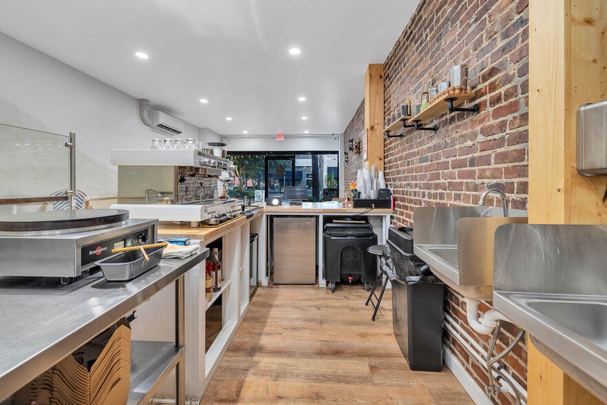 More Photos Of 1514 Newcastle St, Brunswick Storefront For Sale