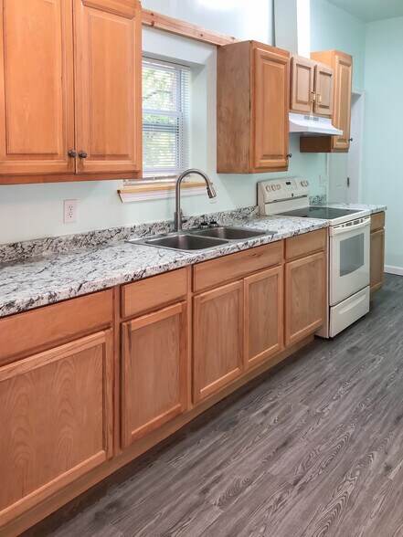 More Photos Of 55 Main St, Garden City Office Residential For Sale