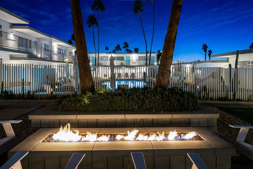More Photos Of 1466 N Palm Canyon Dr, Palm Springs Hotel For Lease