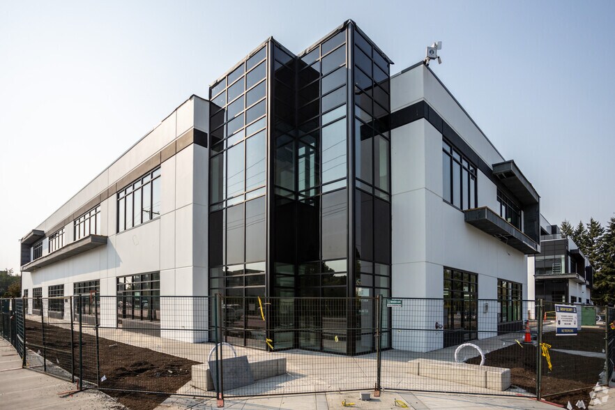 More Photos Of 19975 56 Av, Langley Unknown For Lease