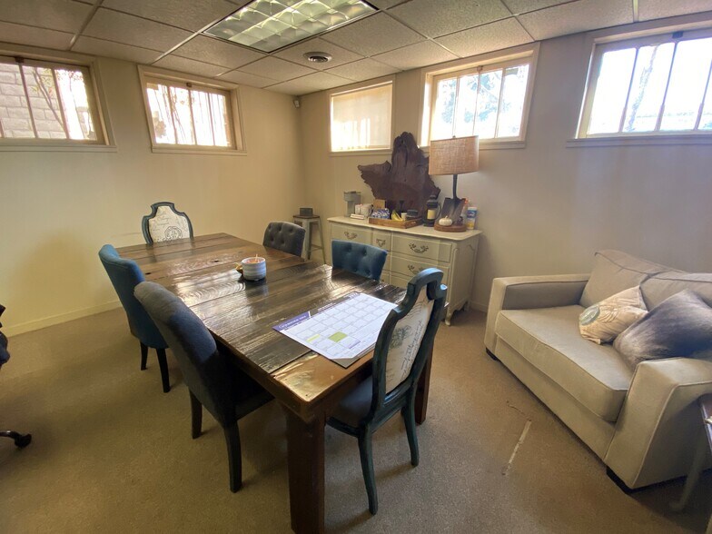 More Photos Of 355 W Las Palmas Ave, Patterson Office Residential For Sale