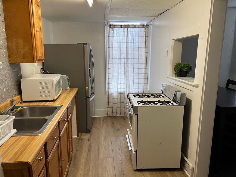 More Photos Of 408 James St, Syracuse Apartments For Sale