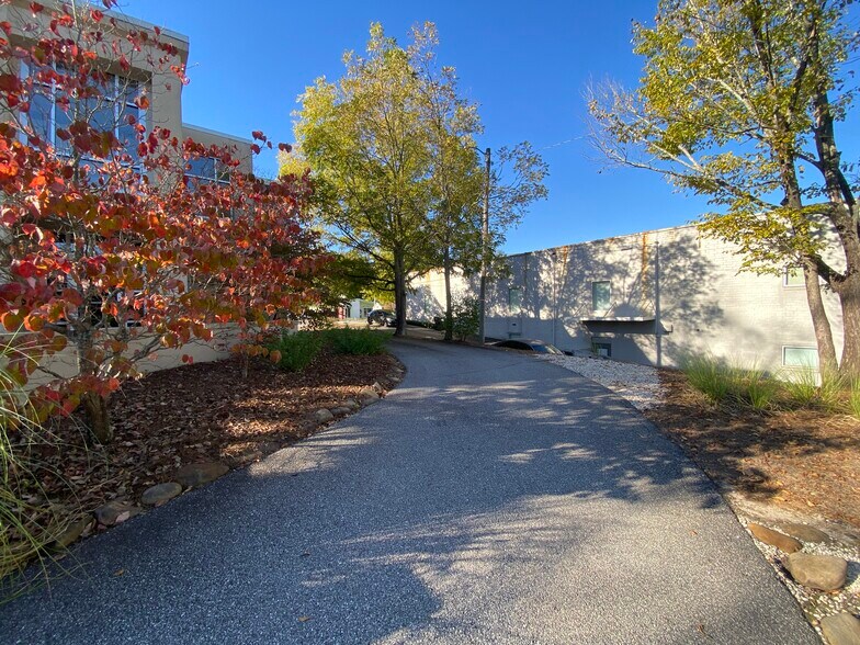 More Photos Of 784 Prince Ave, Athens Medical For Sale