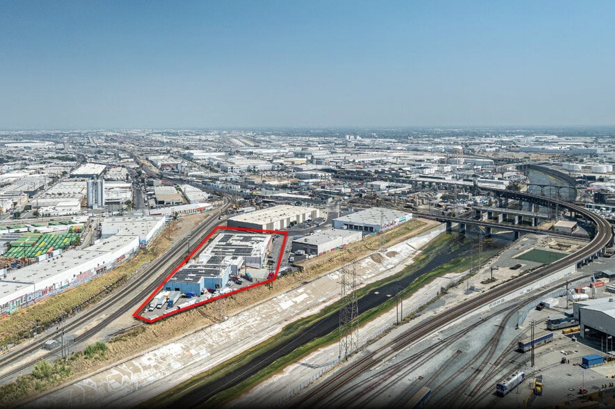 Primary Photo Of 1601 Perrino Pl, Los Angeles Manufacturing For Sale