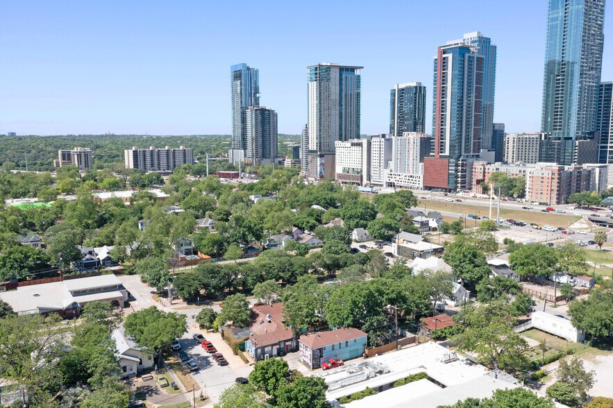 More Photos Of 1006 E Cesar Chavez St, Austin Office Residential For Sale