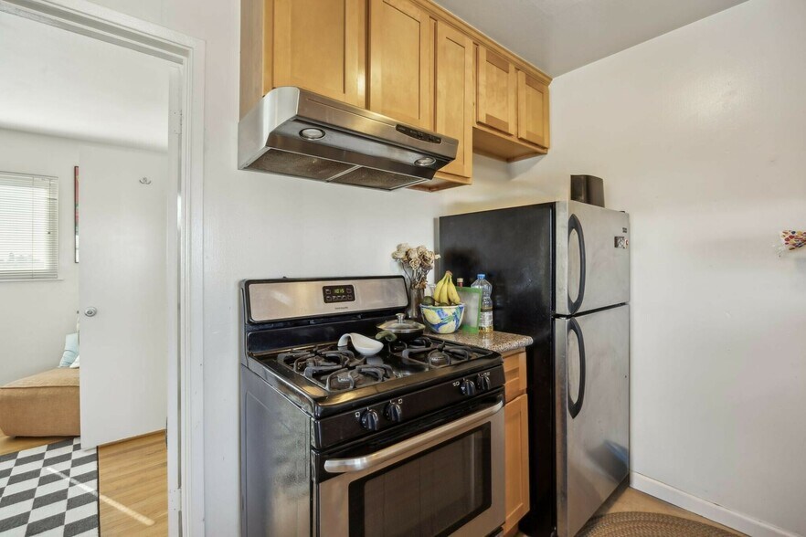 More Photos Of 1412-1416 9th St, Berkeley Apartments For Sale