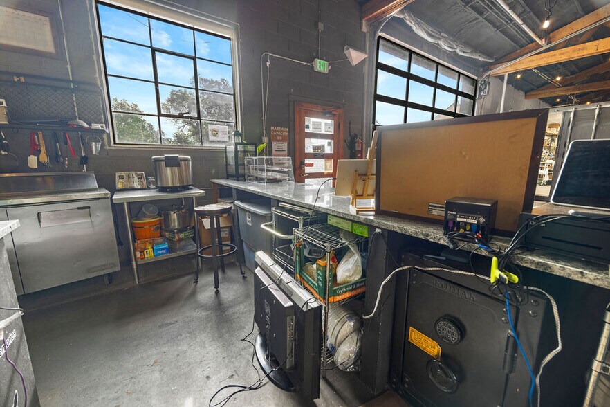 More Photos Of 1589 W Victory Way, Craig Flex For Sale