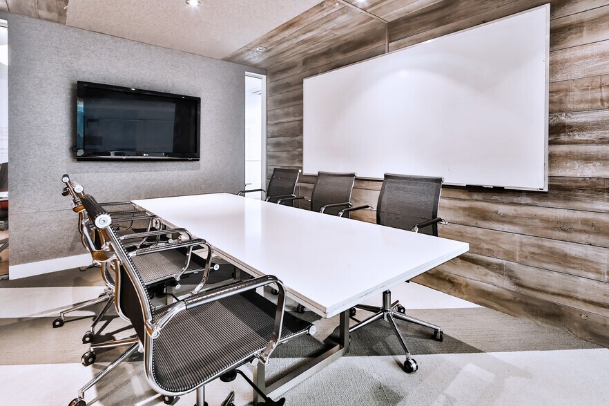 More Photos Of 4115-4117 Boul Saint-Laurent, Montréal Storefront Retail Office For Lease