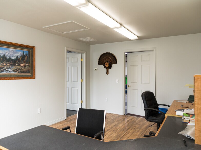 More Photos Of 1196 SE 2nd St, Ontario Warehouse For Sale