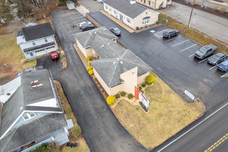 More Photos Of 940 Beaver Grade Rd, Coraopolis Office Residential For Sale