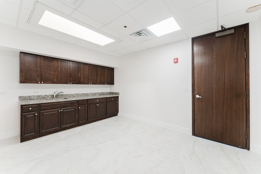 More Photos Of 40 SE 5th St, Boca Raton Office For Lease