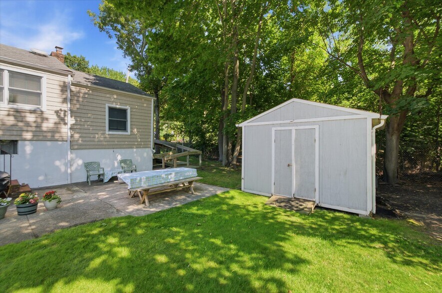 More Photos Of 198 Terry Rd, Smithtown Office For Sale