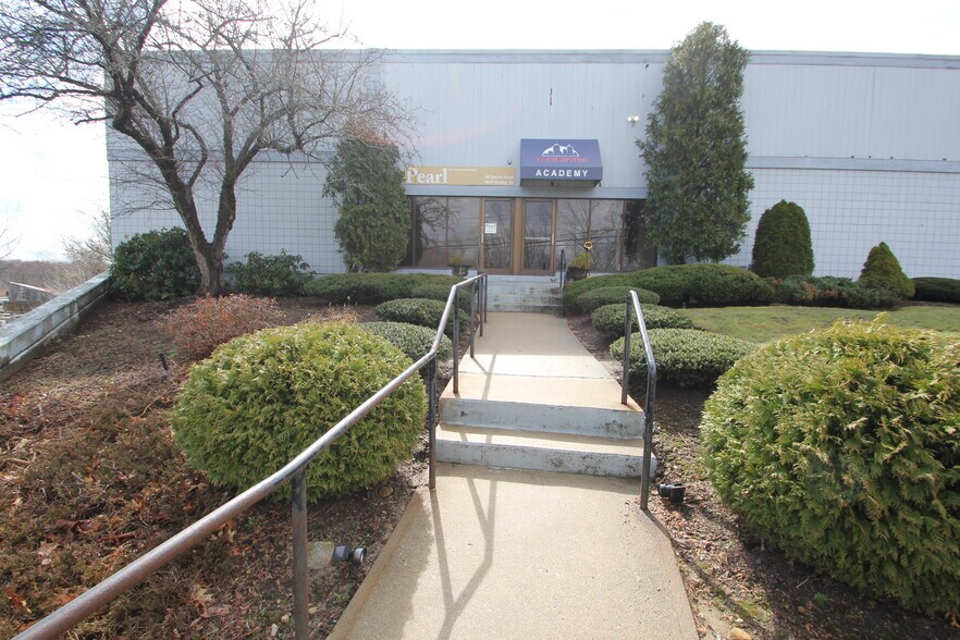 More Photos Of 66 Concord St, North Reading Light Distribution For Lease