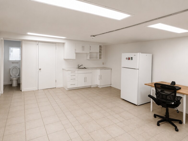 More Photos Of 11316 Burbank Blvd, North Hollywood Storefront For Lease