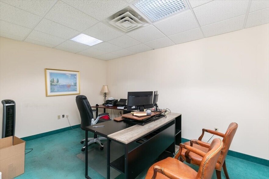 More Photos Of 306 Cabot St, Beverly Office For Sale