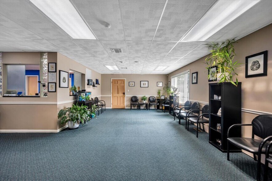 More Photos Of 2539 Middle Country Rd, Centereach Office For Lease