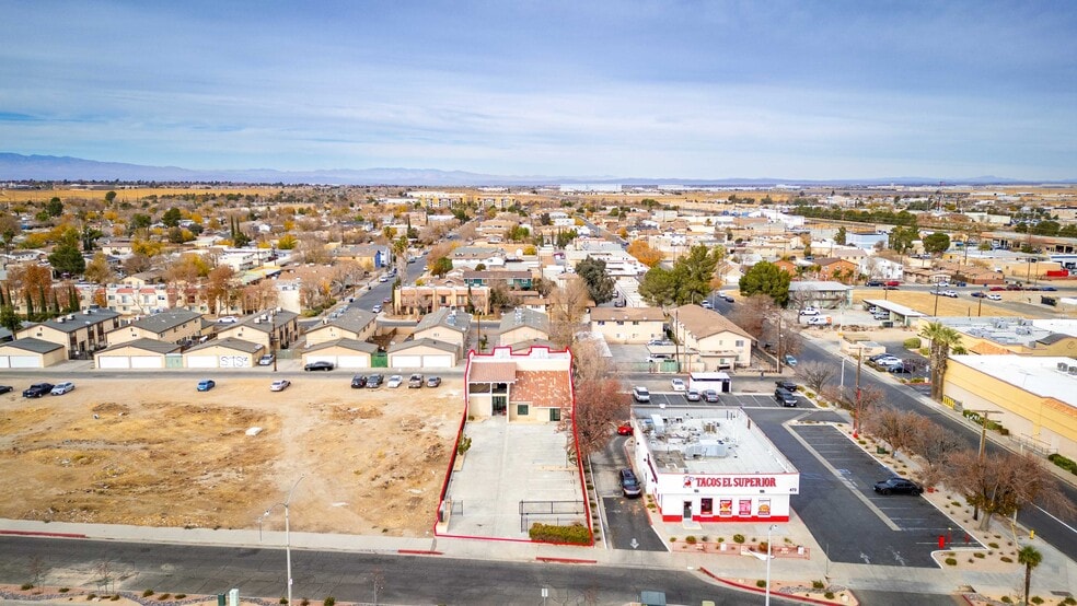 More Photos Of 465 E Palmdale Blvd, Palmdale Loft Creative Space For Lease