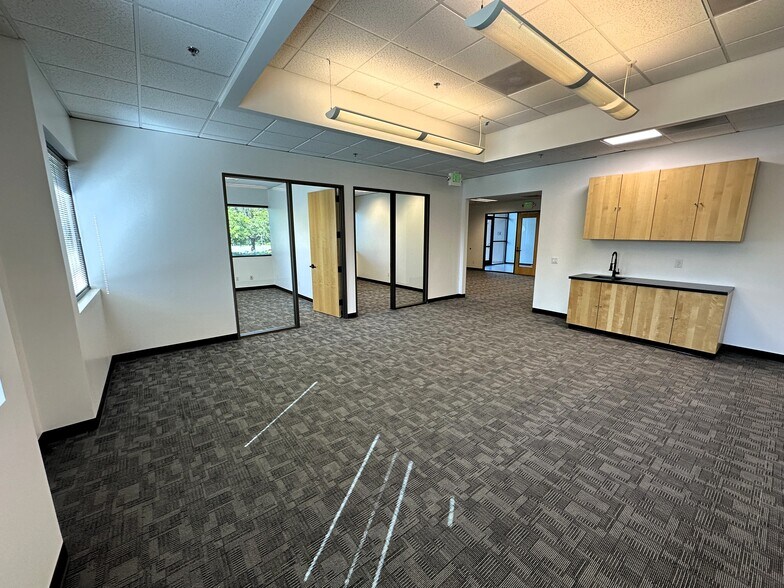 More Photos Of 3775 Brickway Blvd, Santa Rosa Medical For Lease