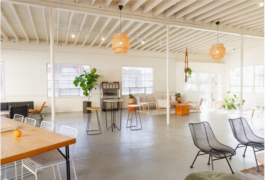 More Photos Of 249-251 S Mission Rd, Los Angeles Warehouse For Lease
