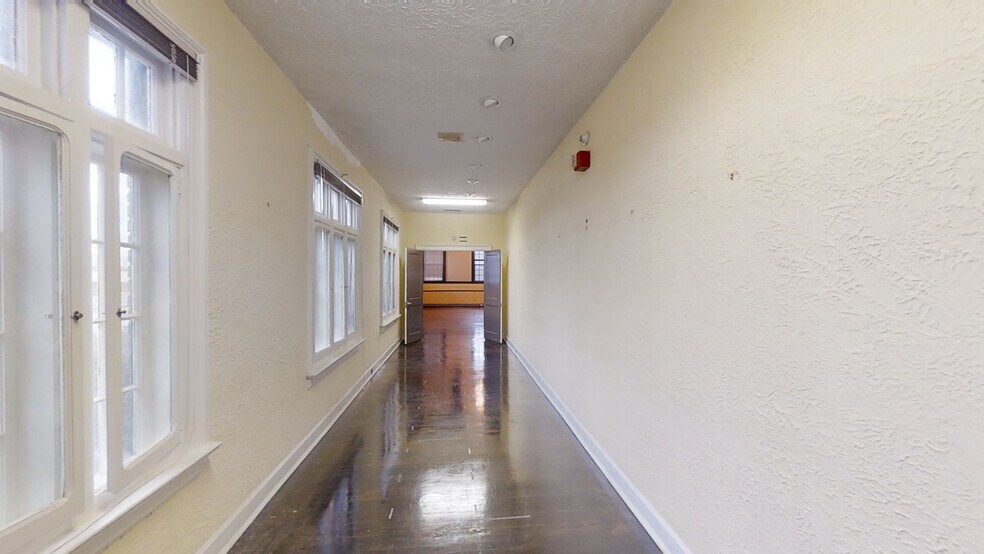 More Photos Of 1015 13th St, Columbus General Retail For Sale