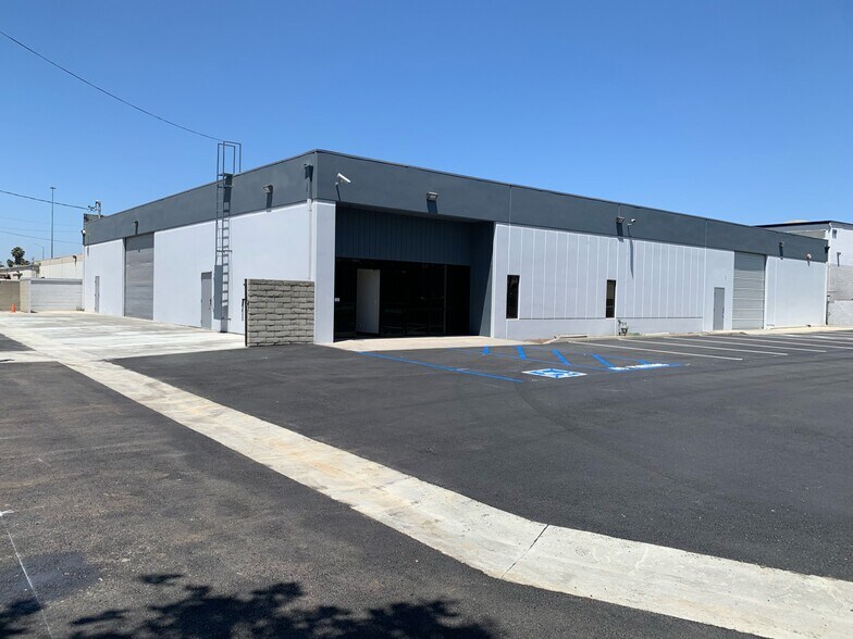 Primary Photo Of 1181 N Blue Gum St, Anaheim Warehouse For Lease