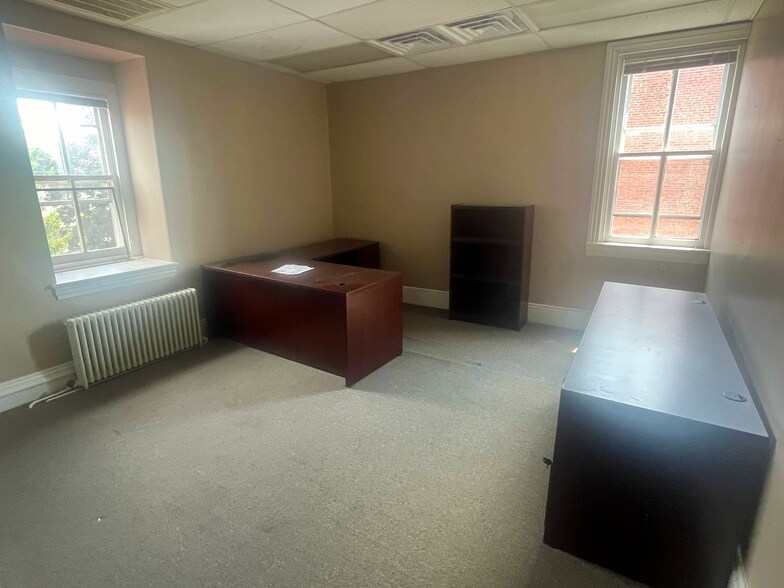 More Photos Of 101 Farnsworth Ave, Bordentown Office For Sale