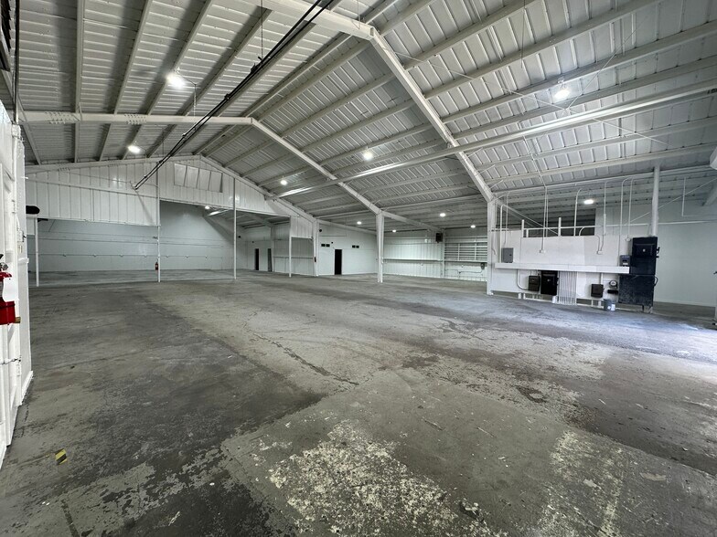 More Photos Of 70 Elmira St, San Francisco Warehouse For Lease