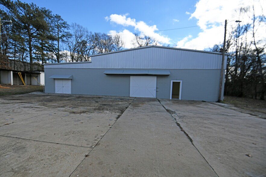 More Photos Of 205-207 Ginn St, Greenwood Service For Sale