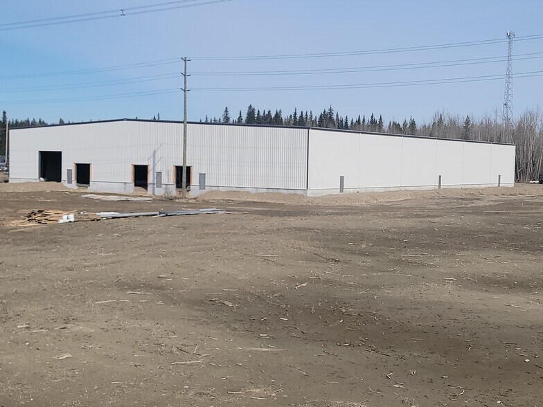 More Photos Of 8875 Willow Cale Rd, Prince George Distribution For Lease