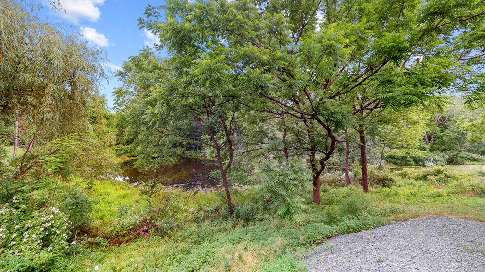 More Photos Of 220 Silver Lake Rd, Dingmans Ferry Office For Sale