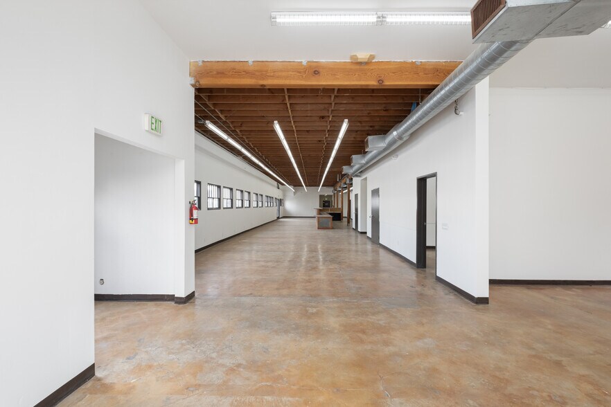 More Photos Of 4801 Exposition Blvd, Los Angeles Warehouse For Lease