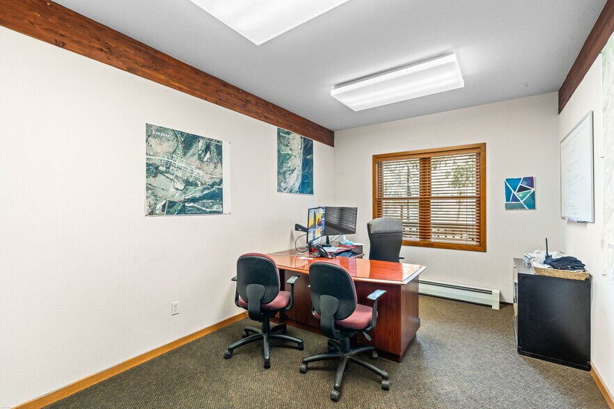 More Photos Of 1111 Rose St, Georgetown Office For Sale