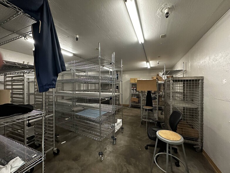 More Photos Of 500 Grand Ave, Joplin Flex For Lease