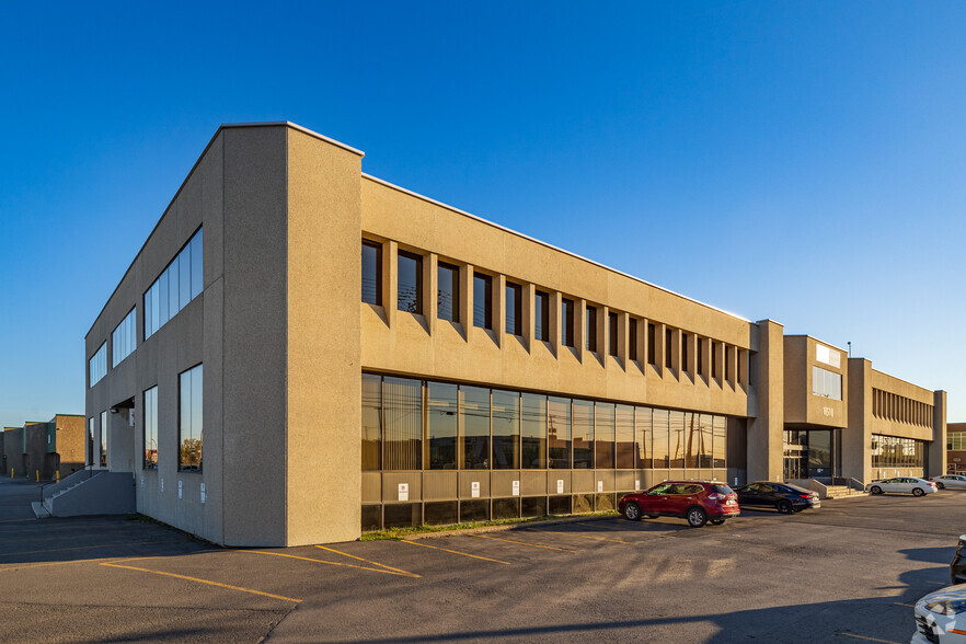 Primary Photo Of 10500 Ch De La Côte-De-Liesse, Montréal Office For Lease