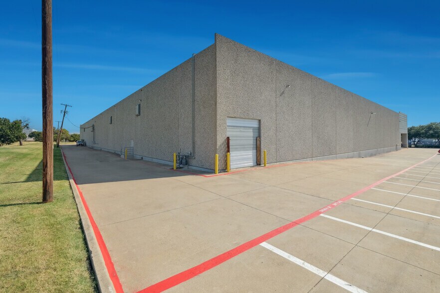 More Photos Of 1825 Westpark Dr, Grand Prairie Warehouse For Lease