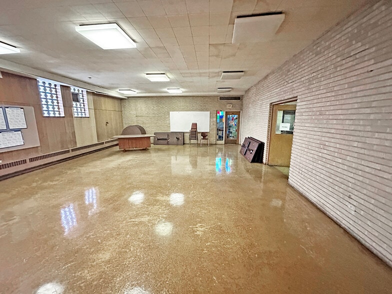 More Photos Of 11000 S Ewing Ave, Chicago Religious Facility For Sale