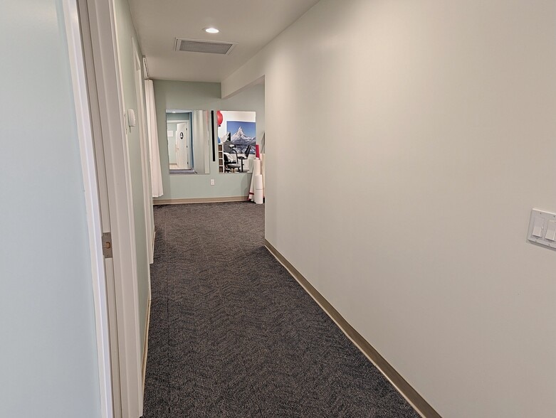 More Photos Of 465 March Ave, Healdsburg Medical For Sale