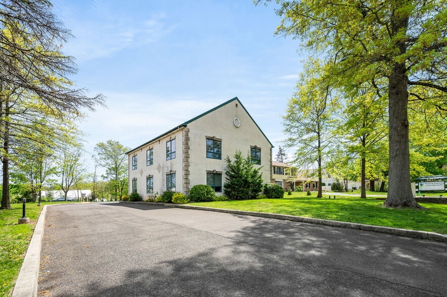 Primary Photo Of 2621 N Broad St, Colmar Office For Sale