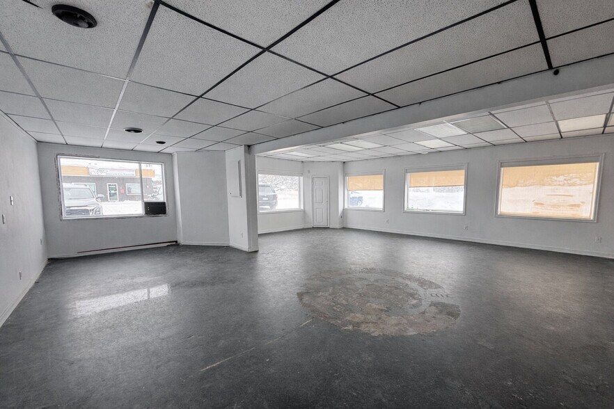 More Photos Of 2924 Old Hwy 69 N, Val Caron Freestanding For Lease