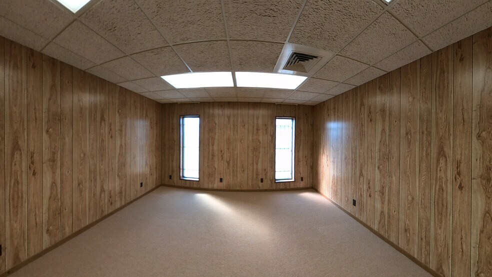 More Photos Of 14826 Yarberry St, Houston Warehouse For Sale