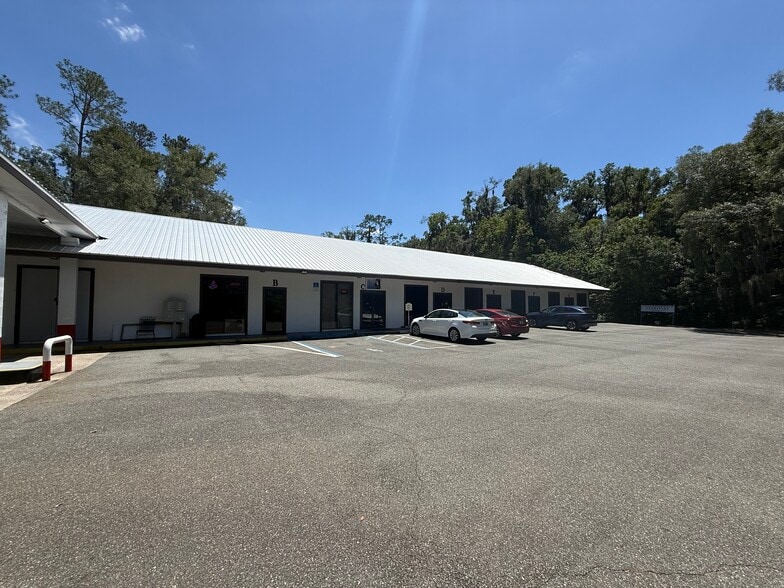 Primary Photo Of 3380 SE Lake Weir Ave, Ocala Unknown For Lease