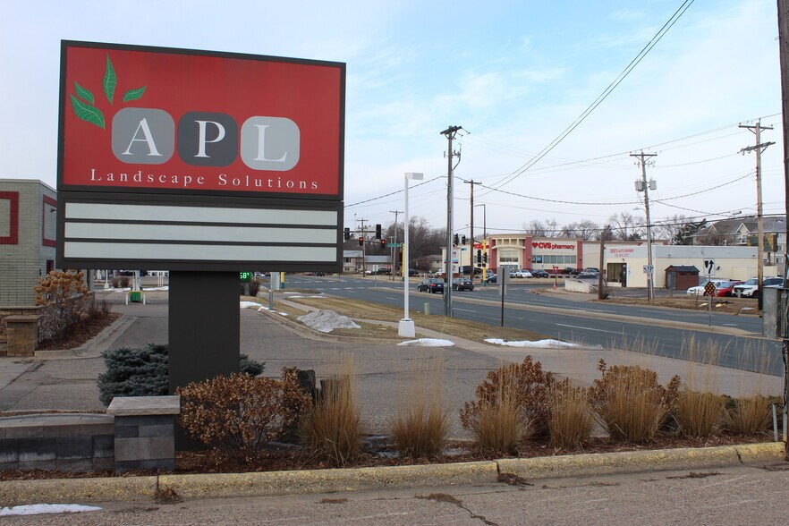 More Photos Of 541 W 90th St, Bloomington Showroom For Sale