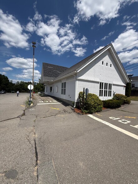 More Photos Of 947 Massachusetts Ave, Lunenburg Bank For Lease