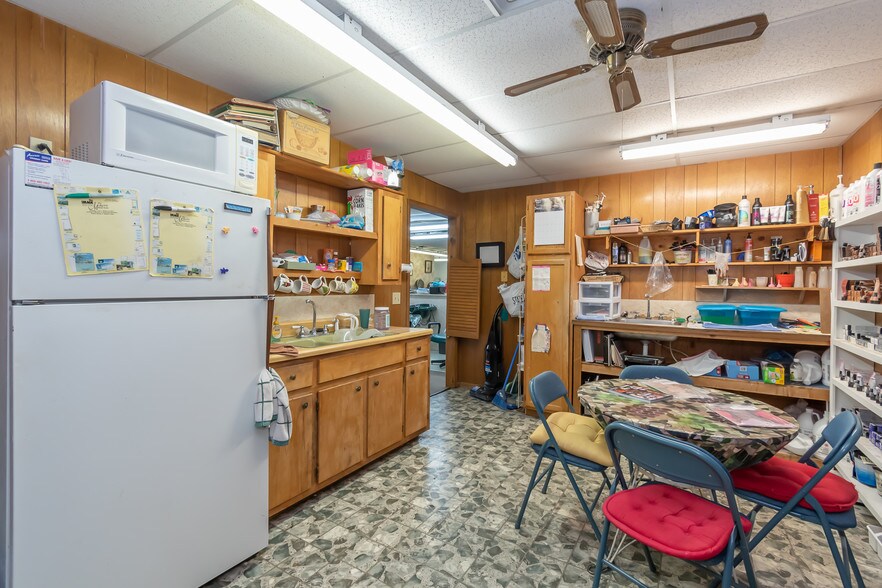 More Photos Of 3920 Nowata Rd, Bartlesville Freestanding For Sale