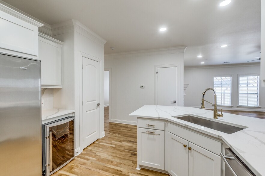 More Photos Of 4210 Prescott Ave, Dallas Apartments For Sale