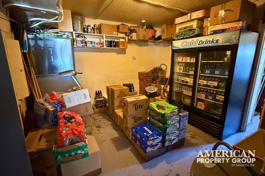 More Photos Of 4459 Bee Ridge Rd, Sarasota Bar For Sale