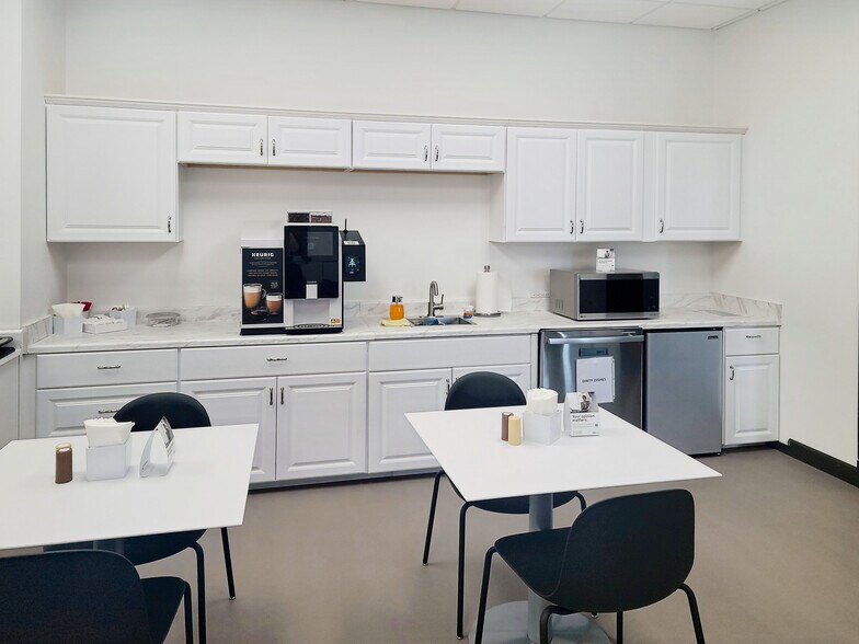 More Photos Of 444 Reid St, De Pere Coworking Space