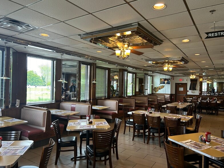 More Photos Of 1519 Richmond Ave, Point Pleasant Restaurant For Sale